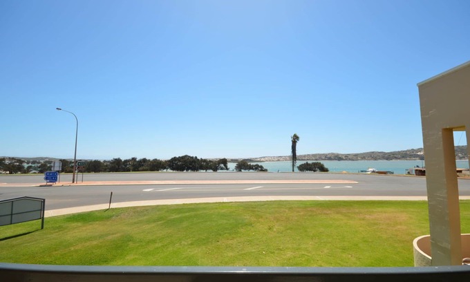 Kalbarri Apartment | Kalbarri Riverview 25 | Waterfront | First Floor