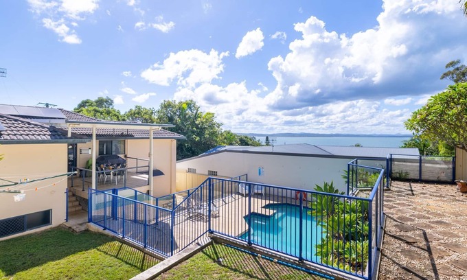 Corlette House | Kallaroo, 3 Kallaroo Street- great house with views, pool, WIFI and aircon