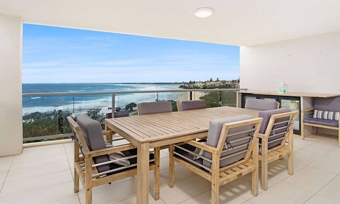 Kings Beach Apartment | Kings Edge Unit 10 Kings Beach QLD