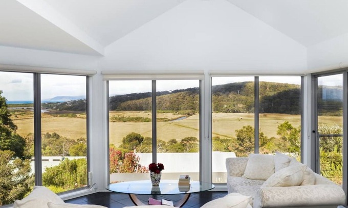 Aireys Inlet House | La Dolce Vita - Ocean Views & Valley Views