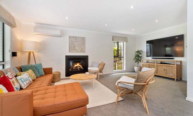 Rye House | La Maison Ver La Mer by Ready Set Stay - Big & Beautiful Backyard