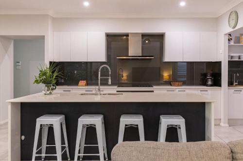Elizabeth Beach House | Lizzie Bliss