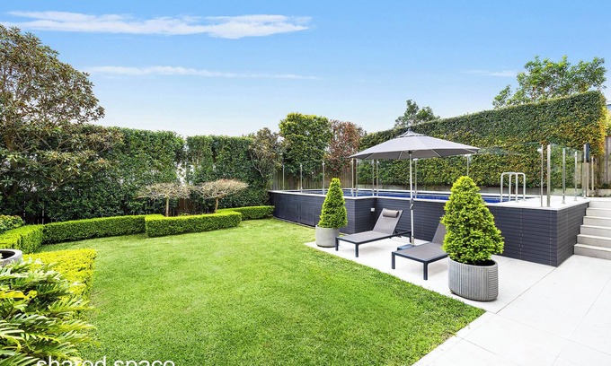 Vaucluse House | Luxe at Kings – Spacious 1BR Guest Suite with Pool & Garden Access