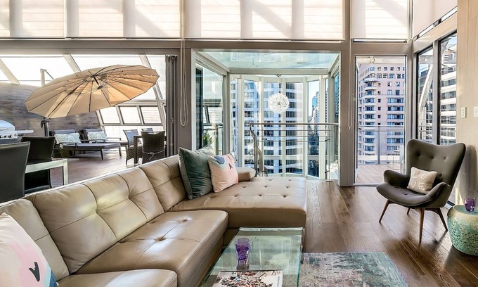 Darling Harbour Apartment | Luxury Loft in the CBD with Outdoor Living