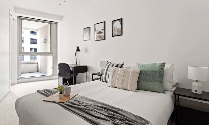 Melbourne Apartment | Luxury Stay Near Grand Prix Track