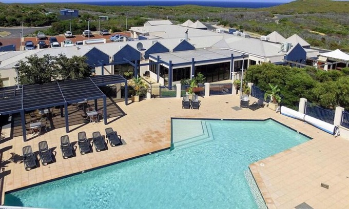Gnarabup Hotel | Margarets Beach Resort