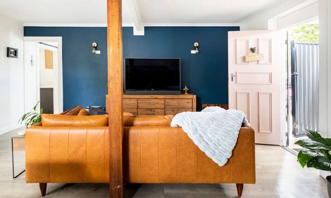 Margate Apartment | Margate - Airbnb · Contemporary Escape | Pet Friendly | Spacious Apt