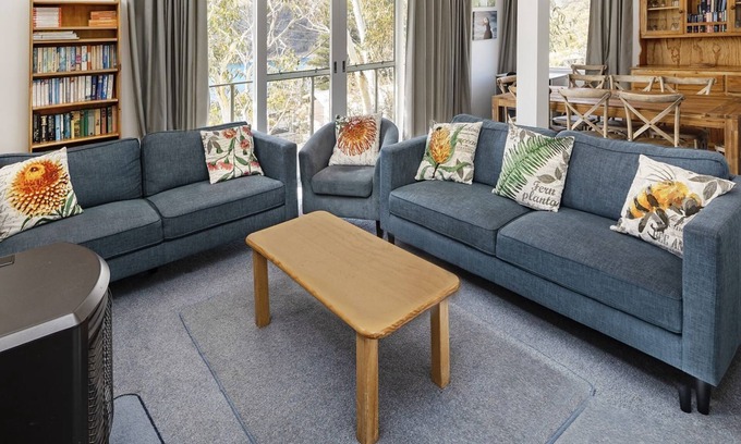 Jindabyne House | Matilda - 3BR Home l Central Location l Amazing Lake Views l WiFi l BBQ