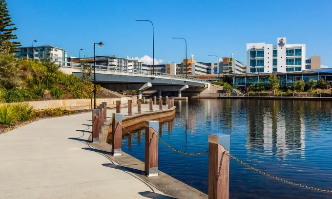 Birtinya Hotel | Mercure Sunshine Coast Kawana Waters