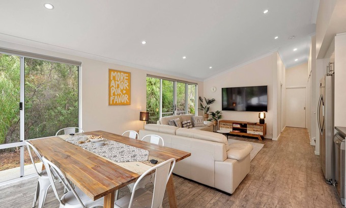 Dunsborough House | Milton's Retreat @ Cape Villas, Dunsborough