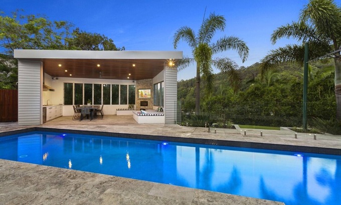 Noosa Heads House | Minutes from Hastings Street