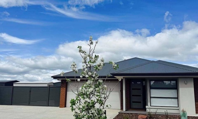 Nagambie House | Modern Comfort in the Heart of Nagambie