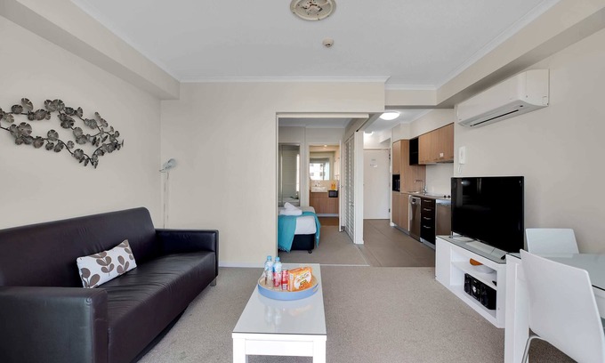 Mackay Apartment | Modern One Bedroom Apartment in heart of Mackay!