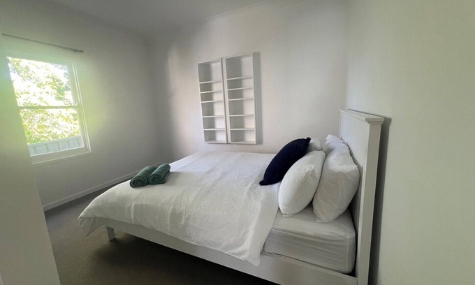 Mollymook House | Mollymook - Walk to Beach, Golf Course & Club