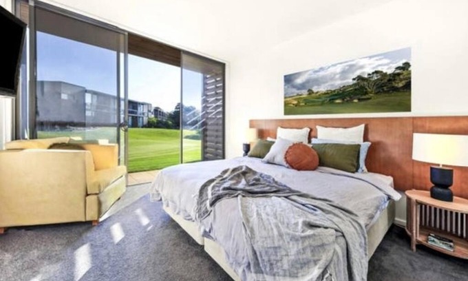 Fingal Apartment | Moonah Links Apartment 45 Lovely 1 bedroom holiday home with heated pool
