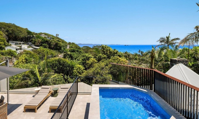 Byron Bay House | Moonrise - 4 BR designer home above Wategos Beach