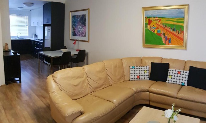Inglewood Apartment | Mt.Lawley Superb 2 BR location Comfort, style 2