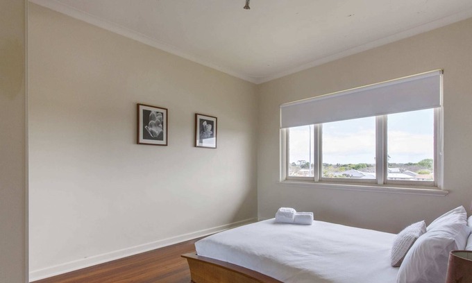 Perth Apartment | Neat 2 Bed 1 Bath Apartment in Applecross