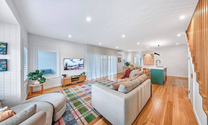 Torquay House | New! Seafoam Getaway
