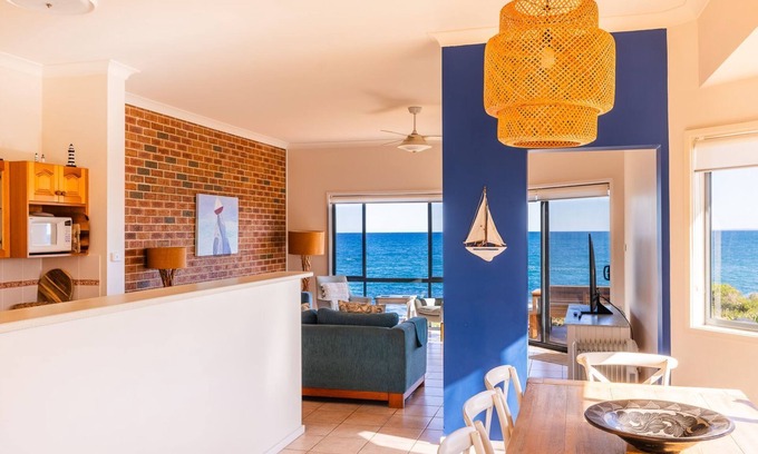 Fishermans Bay House | Ocean Views, 4 Ocean Street - Absolute Waterfront Retreat at Fishermans Bay