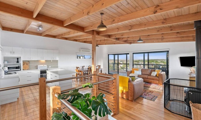 Ocean Grove House | Ocean Views on Aldebaran - sleeps 11