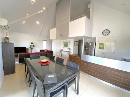 Exmouth Villa | Osprey Holiday Village Unit 104