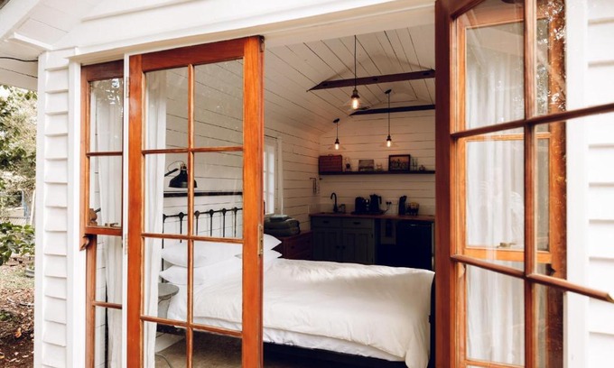 Flaxton House | Pelham Cottage, Kondalilla Falls
