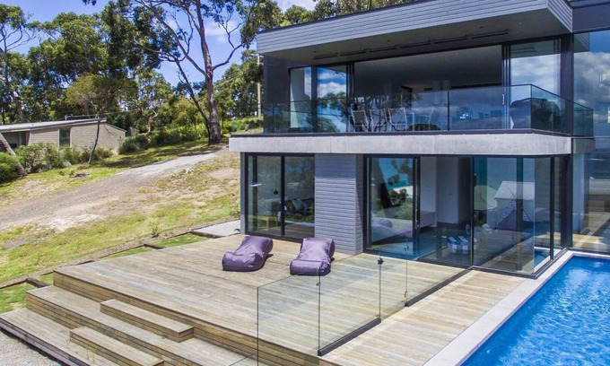 Lorne House | Pierview - Architecturally Designed, Infinity Pool, Complete Luxury