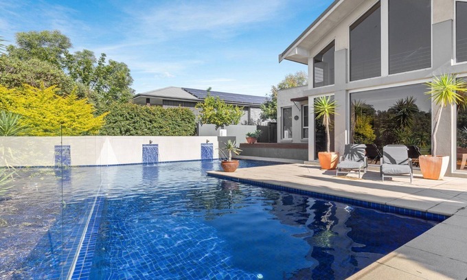 Pokolbin House | PLAY A ROUND - THE VINTAGE HOLIDAY HOUSES