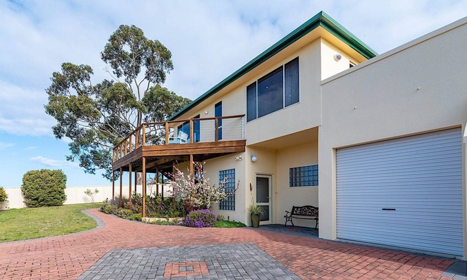 St Helens House | Pure St. Helens Magic
