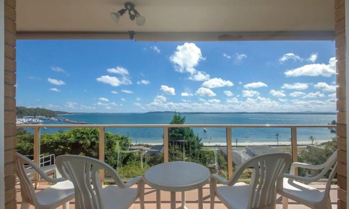 Nelson Bay Apartment | Quarterdeck Unit 3 12 Magnus Street