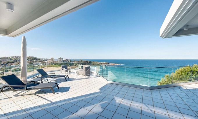 Queenscliff Apartment | Queenscliff Ocean Villa by onefinestay
