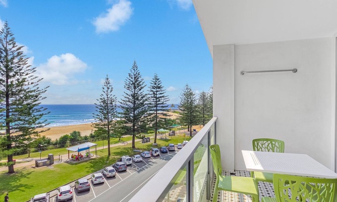 Coolangatta Apartment | Rainbow Pacific Unit 12 - Beachfront unit a great spot for a family beach holiday with Wi-Fi Inc.