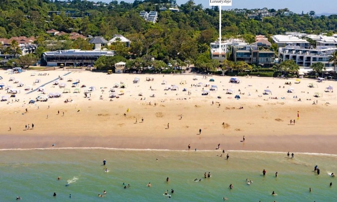 Noosa Heads Apartment | Recently renovated Portofino 6 - Beach-side holiday.
