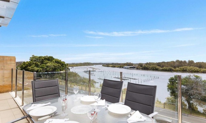 Forster Apartment | Regatta 13