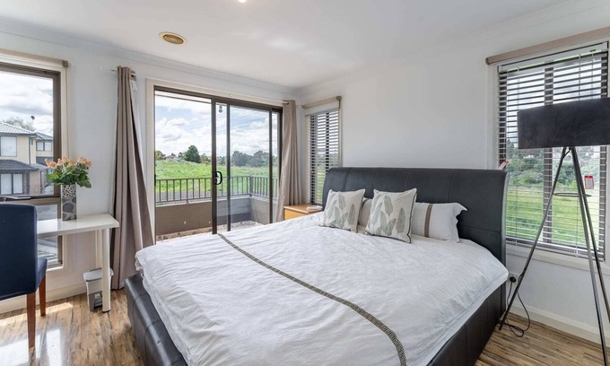 Dallas House | Relaxing 3BR Dallas Holiday Home