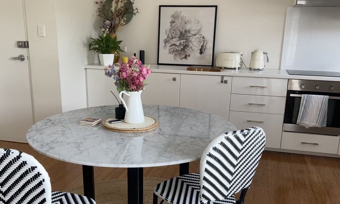 Newport Apartment | Relaxing & Sunny Newport Beach Apartment