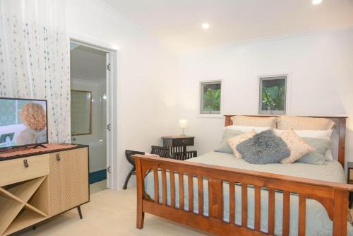 Witta House | Renovated 2-Bed Cottage - Sleeps 4 - Free Parking