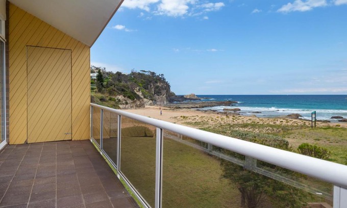 Malua Bay Apartment | Retreat Beside The Beach - Unit One