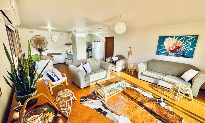 Ventnor House | "Salt Water" Holiday Home Ventnor - Phillip Island- Walk to Beach - Pet Friendly