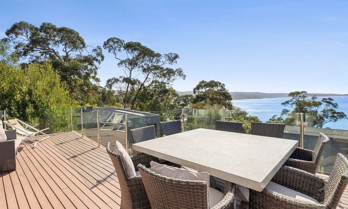 Lorne House | Scelta - Ask About Specials, Wifi, Brilliant Location