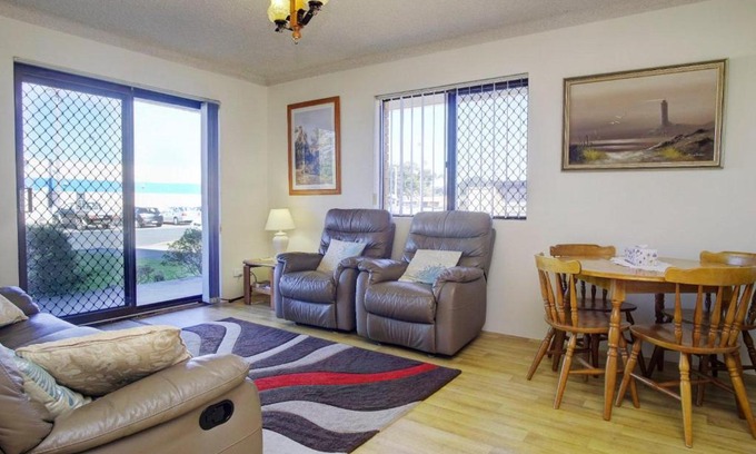 Tuncurry Apartment | Seabreeze 6