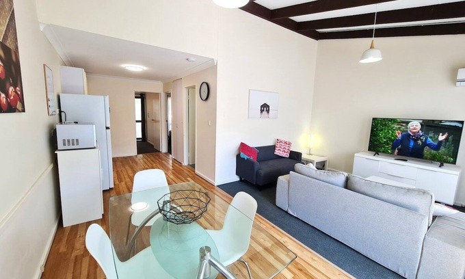 Scarborough Apartment | Seashore Memories - Sleeps 3