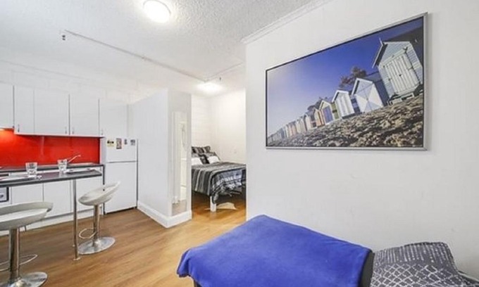 Melbourne Central Business District Apartment | ShelleyStayz Flinders St