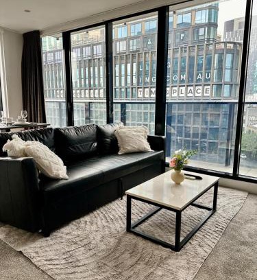 Southbank Apartment | Skyline Haven Steps from Crown in Southbank