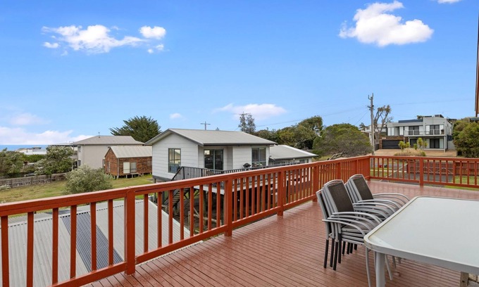 Smiths Beach House | Smiths Beach Escape, the perfect family beach house.