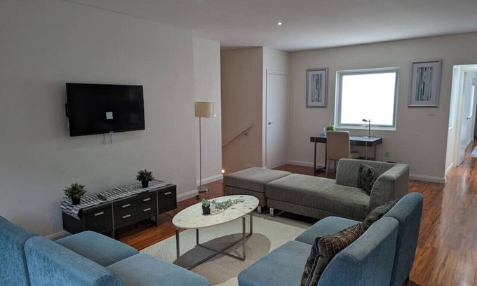 Kingston Apartment | Spacious 2 bedroom apartment @Kingston Foreshore