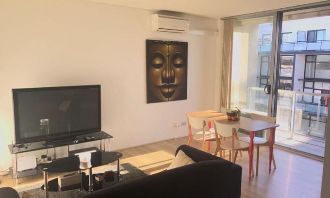 Marrickville Apartment | Spacious One Bedroom Apartment in Marrickville