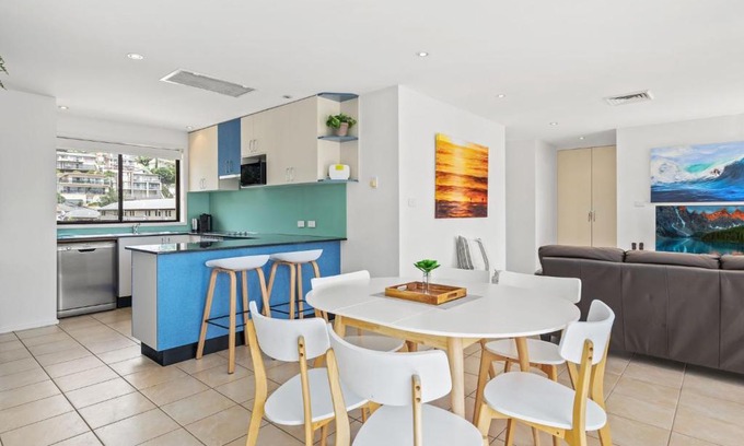 Terrigal House | Spaciously Comfy Home With Balcony and BBQ