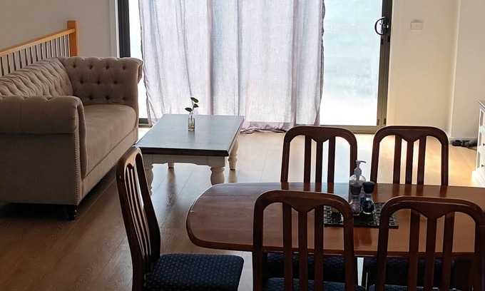 Melbourne House | Sredna Home π‘ 3-bedrooms townhome with WiFi, AC in Welcoming West Footscray